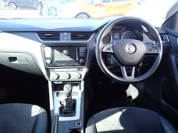 Used Skoda Octavia 2015 for sale - 76219729: Photo 2