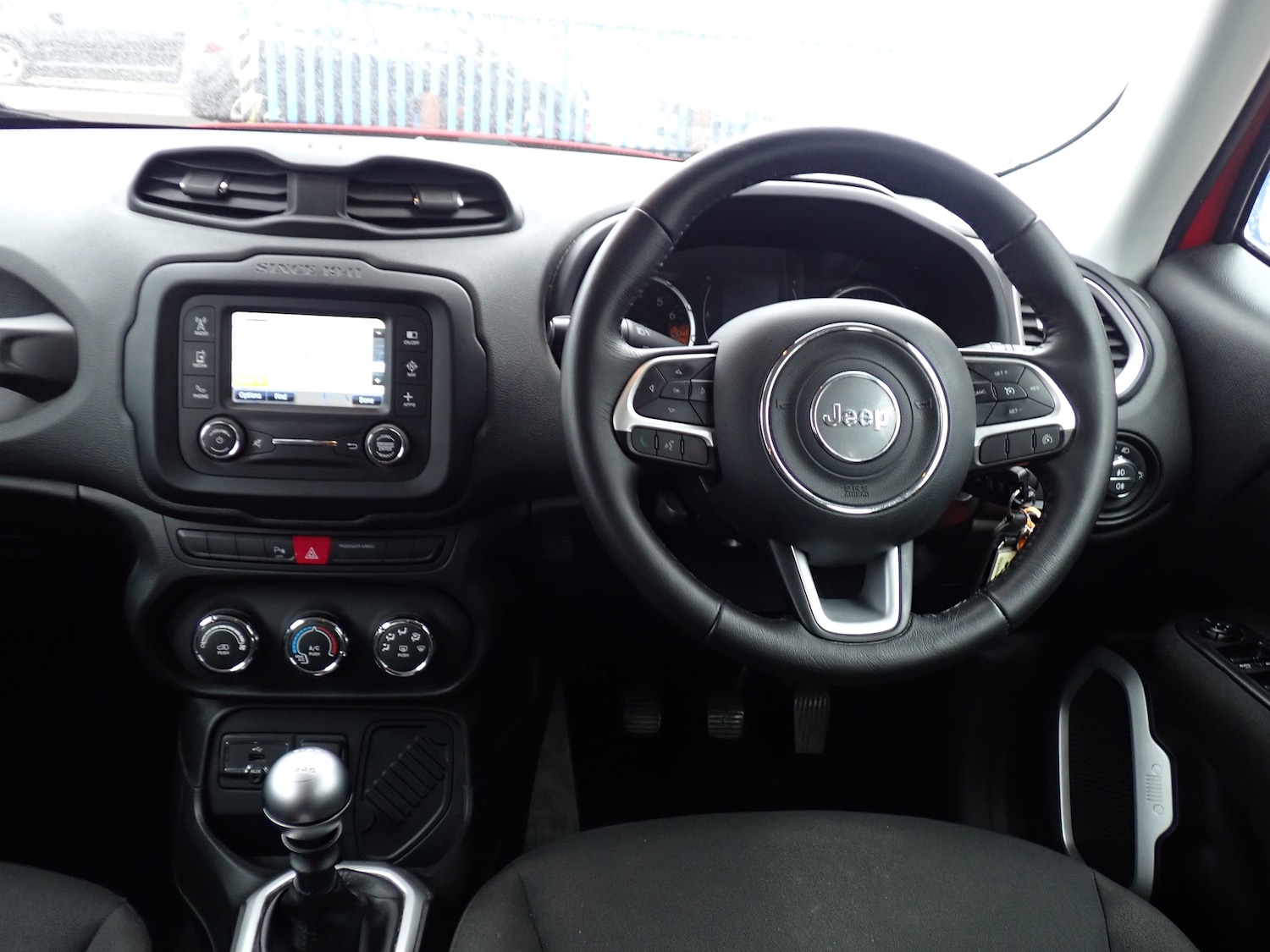 Used Jeep Renegade 2016 for sale - 76535005: Photo 2