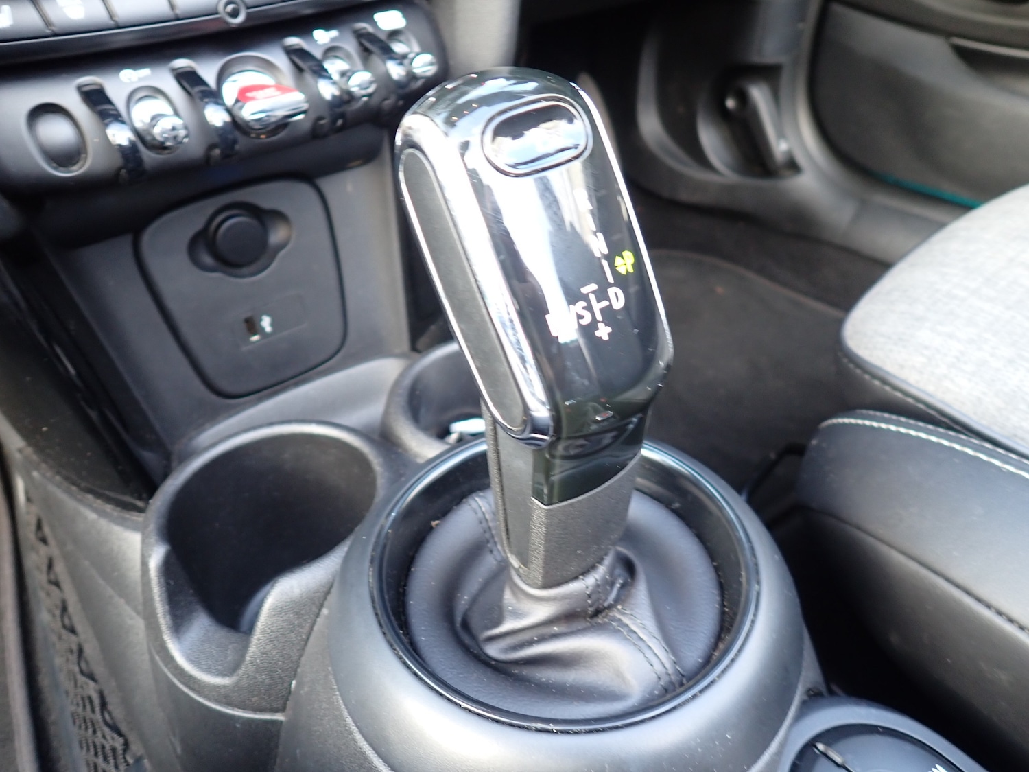 Used MINI Convertible 2018 for sale - 77301631: Photo 14