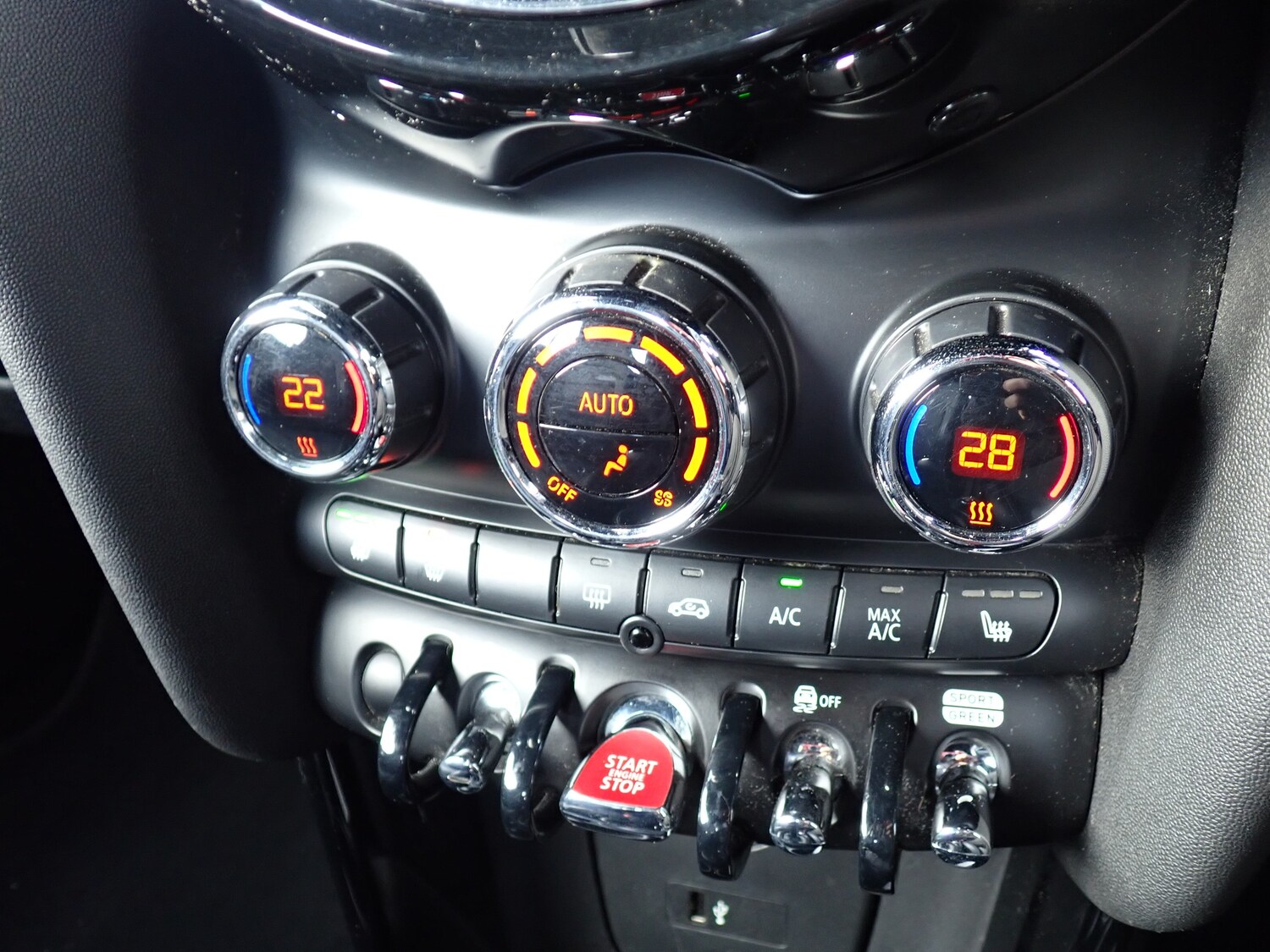 Used MINI Convertible 2018 for sale - 77301631: Photo 15