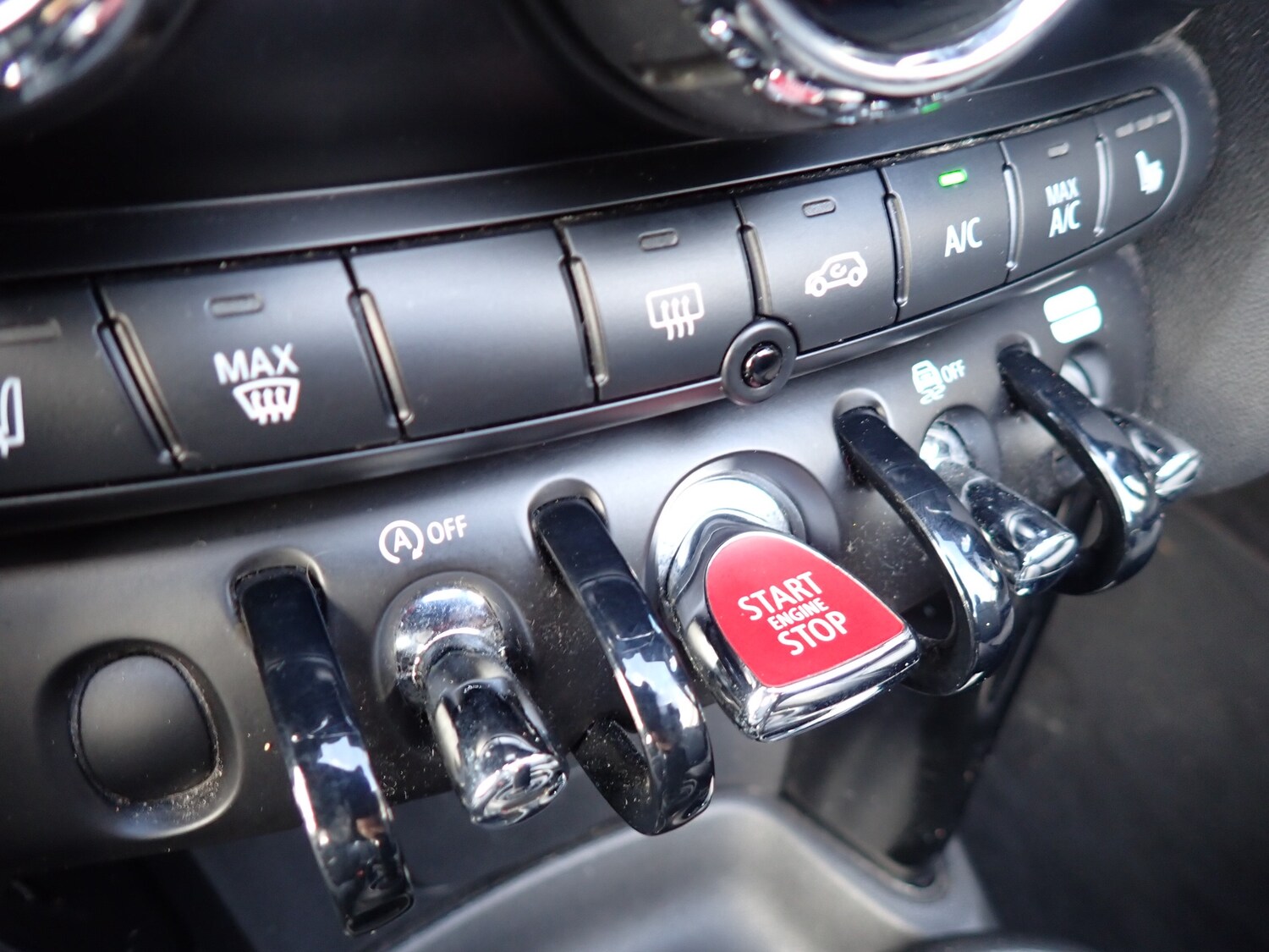 Used MINI Convertible 2018 for sale - 77301631: Photo 19