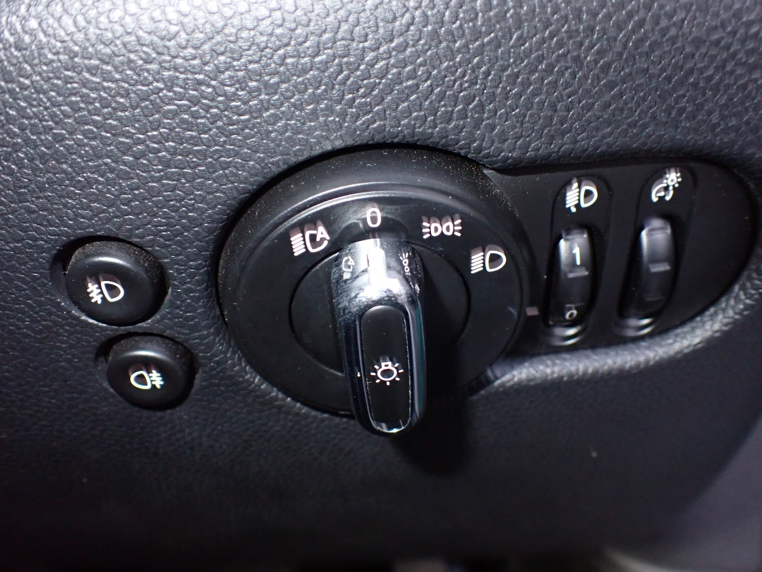 Used MINI Convertible 2018 for sale - 77301631: Photo 24