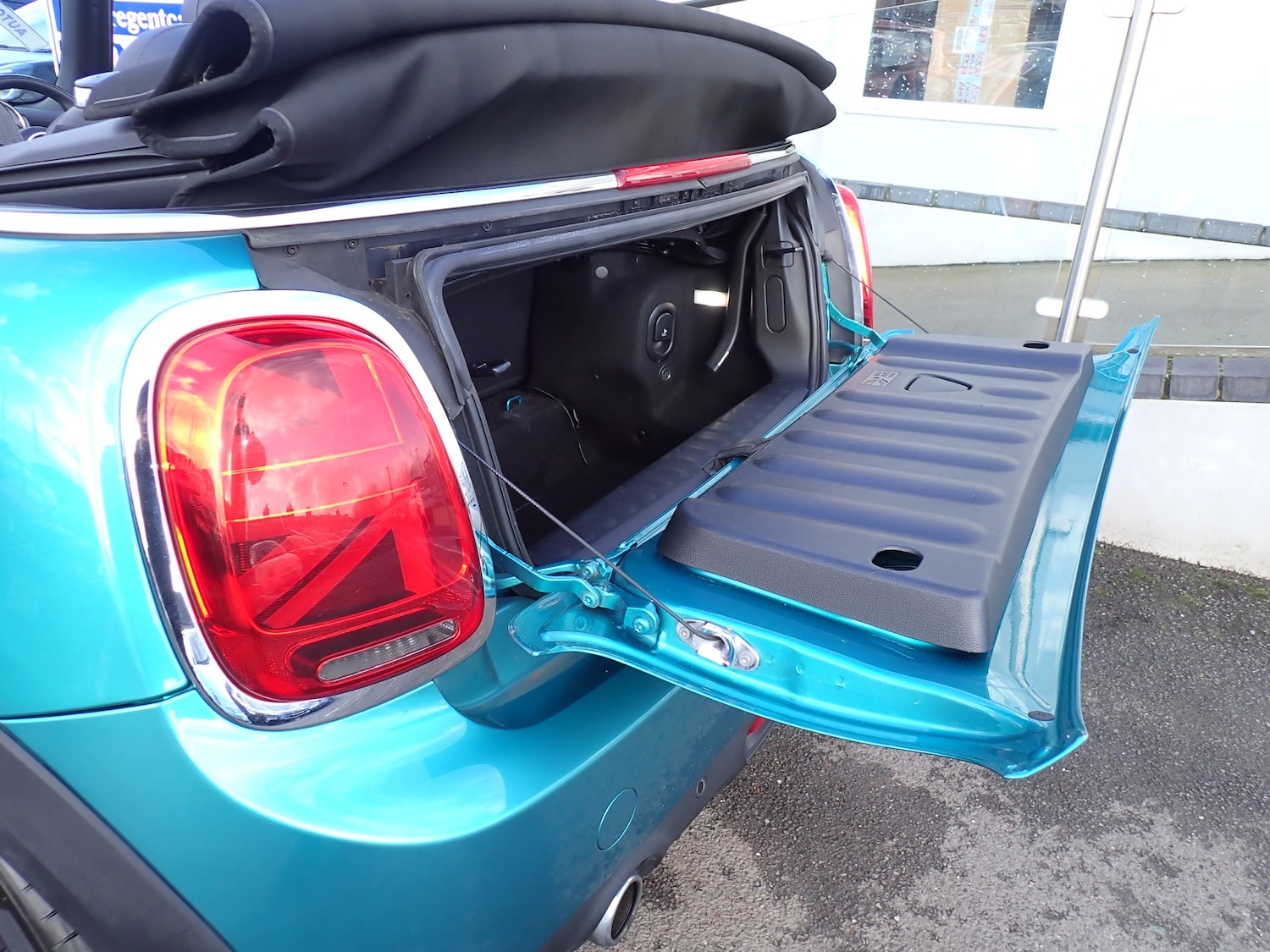 Used MINI Convertible 2018 for sale - 77301631: Photo 26