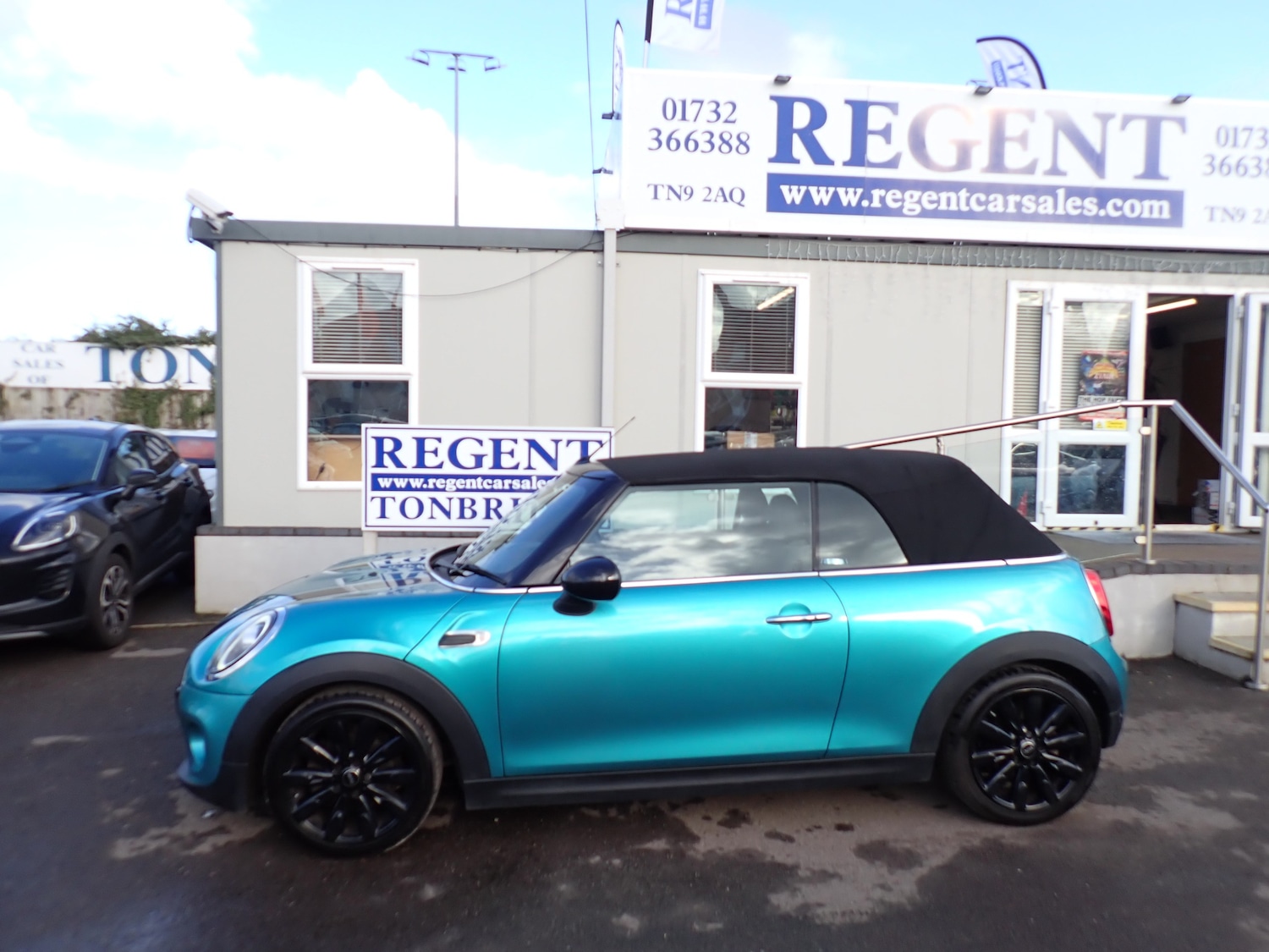 Used MINI Convertible 2018 for sale - 77301631: Photo 7