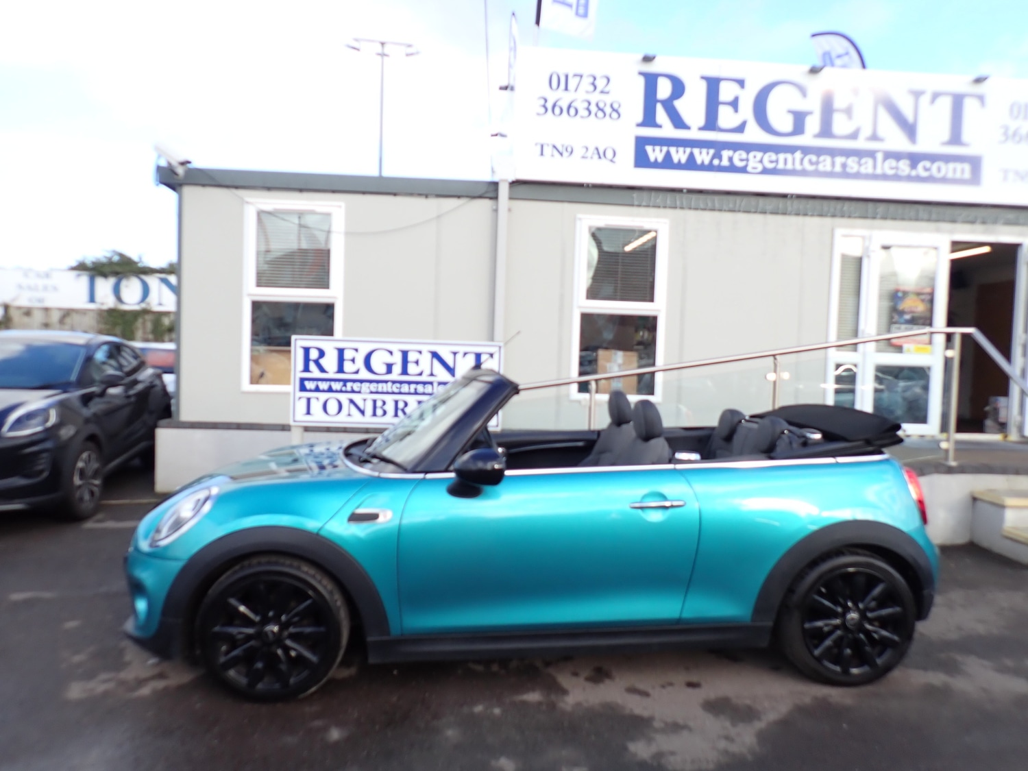 Used MINI Convertible 2018 for sale - 77301631: Photo 8