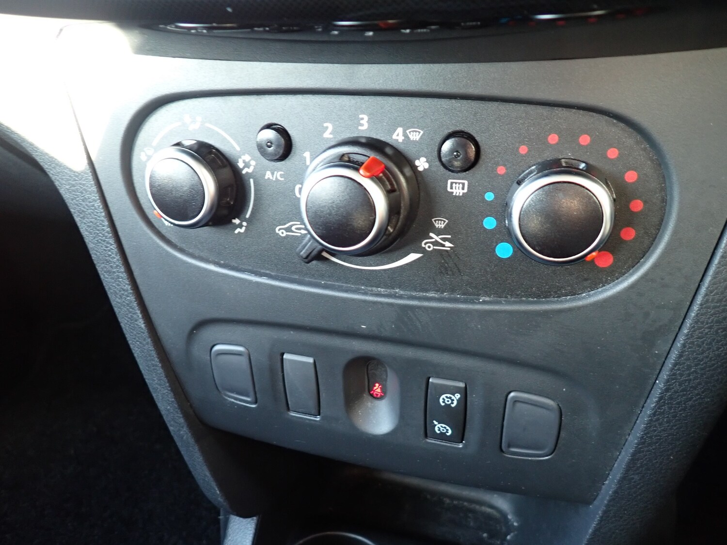 Used Dacia Sandero 2019 for sale - 76535011: Photo 15