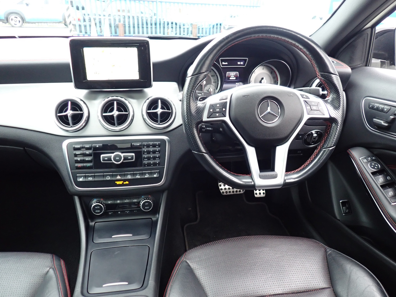 Used Mercedes-Benz GLA 2015 for sale - 77616989: Photo 2