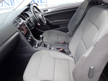 Used Volkswagen Golf 2018 for sale - 78956433: Photo