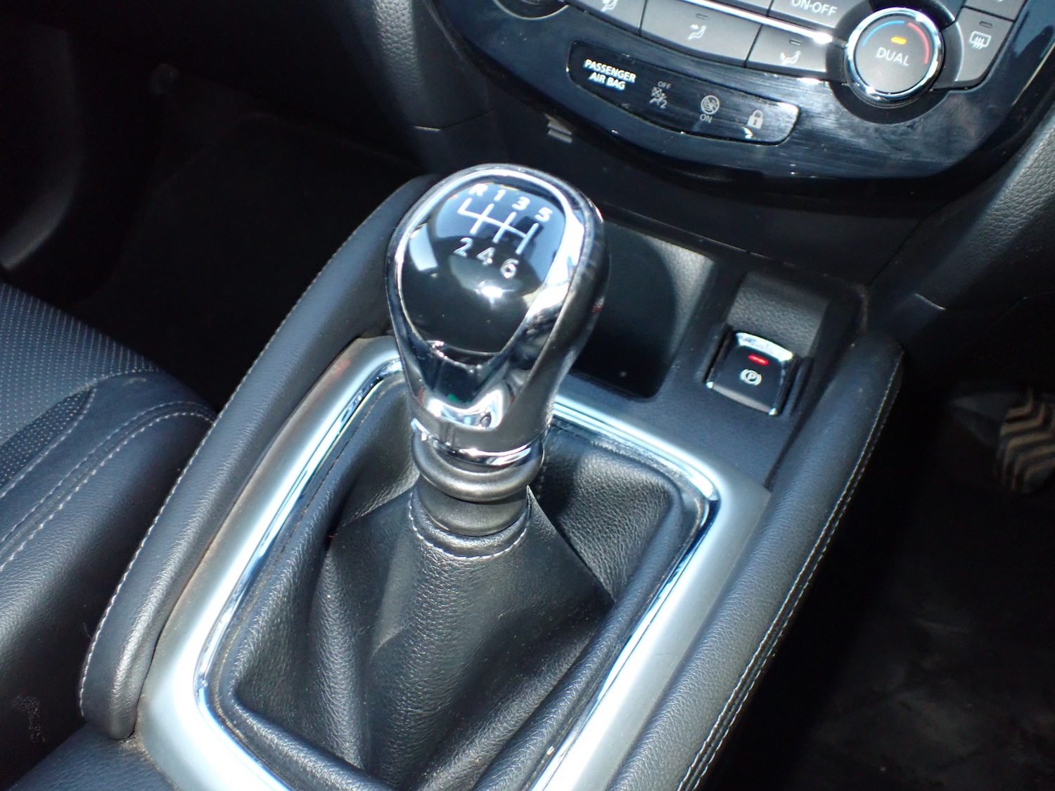 Used Nissan Qashqai 2015 for sale - 77327258: Photo 11