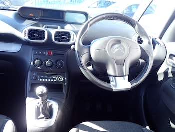 Used Citroen C3 Picasso 2017 for sale - 77935449: Photo