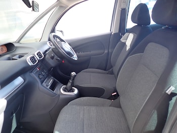 Used Citroen C3 Picasso 2017 for sale - 77935449: Photo