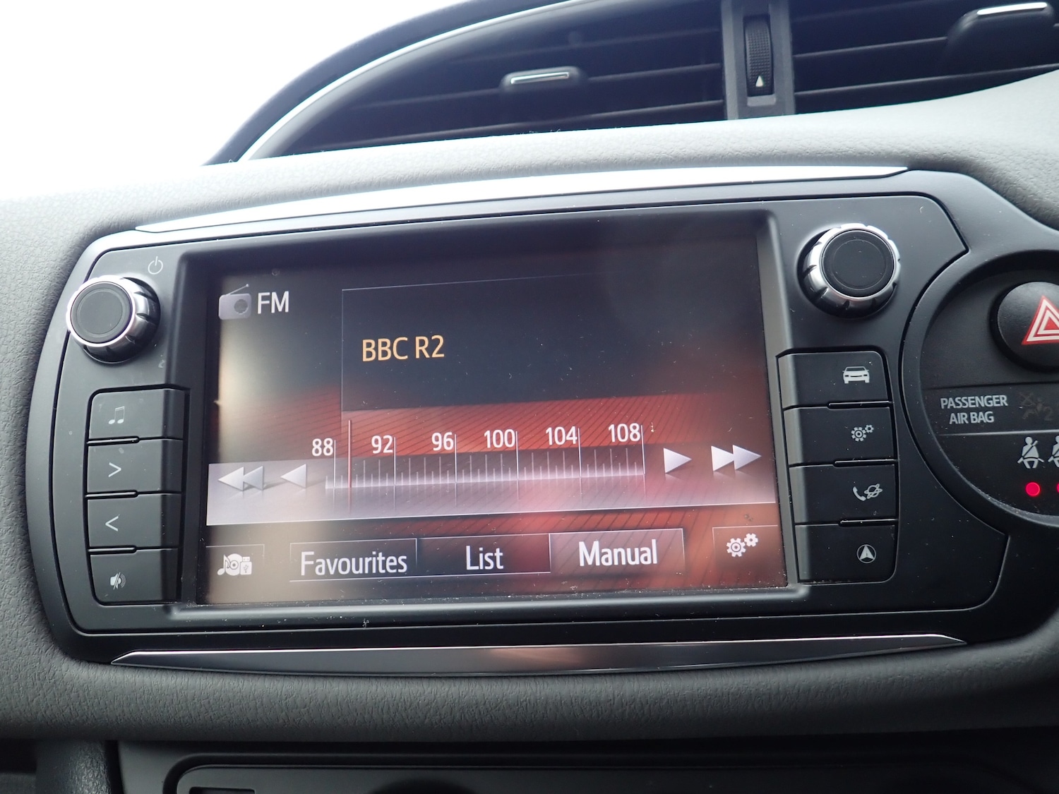 Used Toyota Yaris 2017 for sale - 76665383: Photo 14