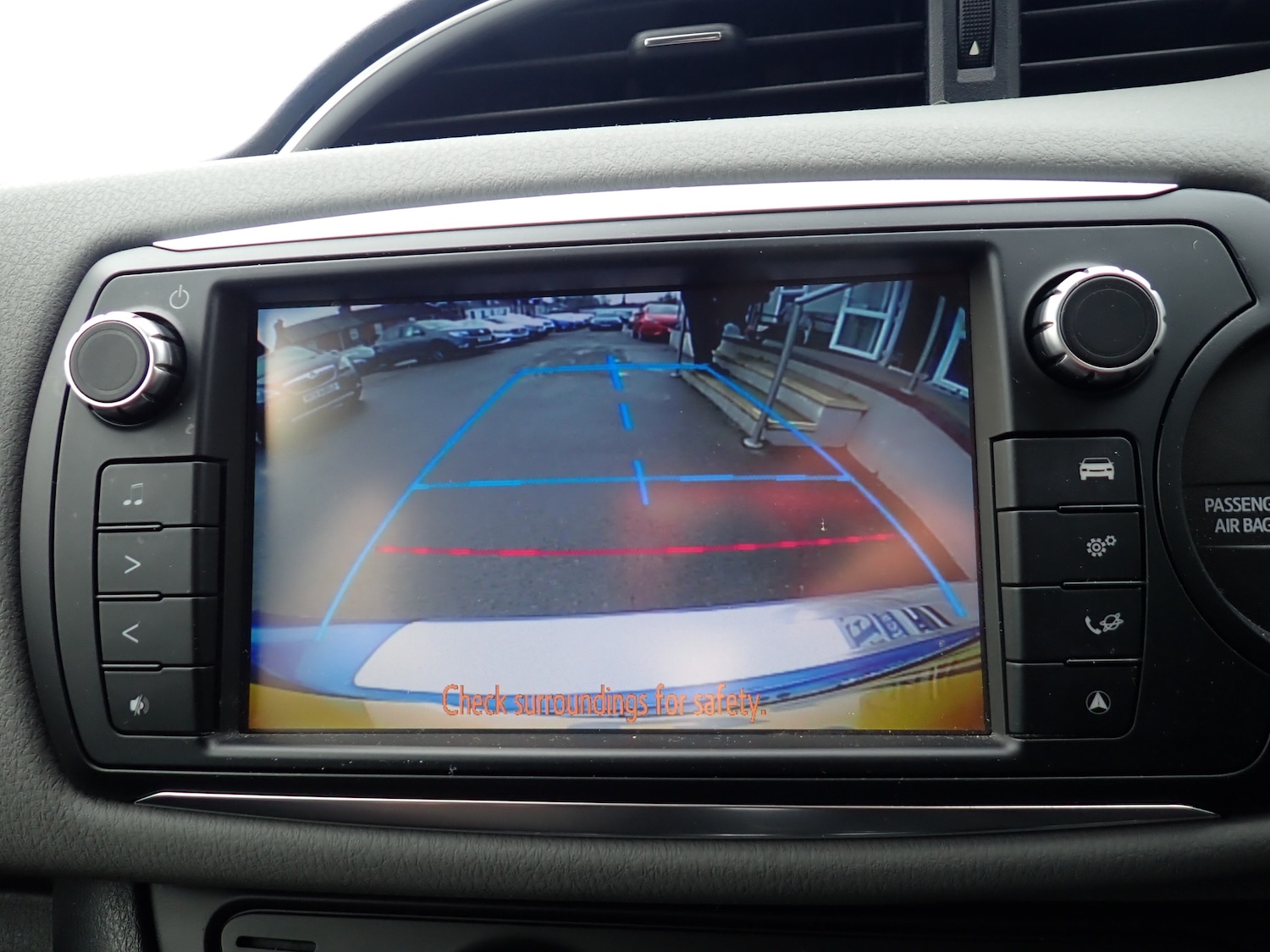 Used Toyota Yaris 2017 for sale - 76665383: Photo 15