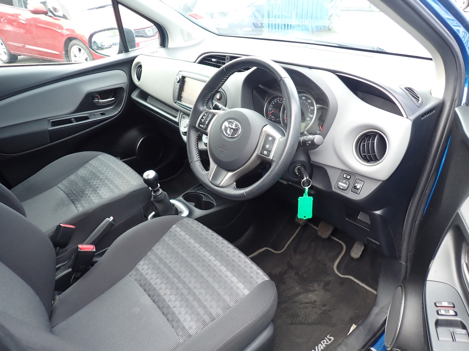 Used Toyota Yaris 2017 for sale - 76665383: Photo 21