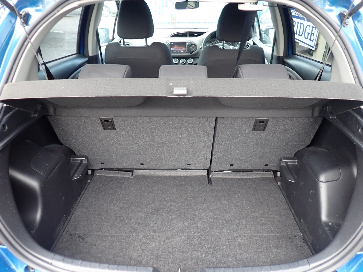 Used Toyota Yaris 2017 for sale - 76665383: Photo 25