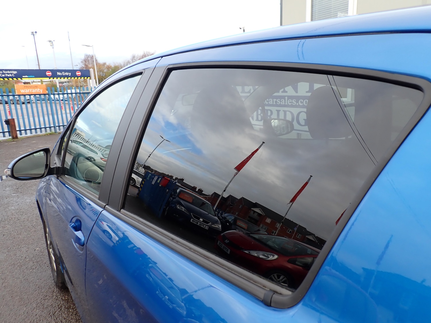 Used Toyota Yaris 2017 for sale - 76665383: Photo 31