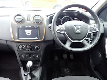 Used Dacia Sandero Stepway 2017 for sale - 75100759: Photo