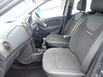 Used Dacia Sandero Stepway 2017 for sale - 75100759: Photo