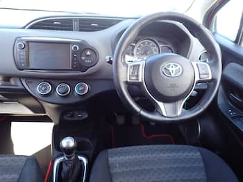 Used Toyota Yaris 2016 for sale - 79575072: Photo