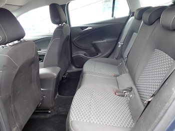 Used Vauxhall Astra 2017 for sale - 75987197: Photo