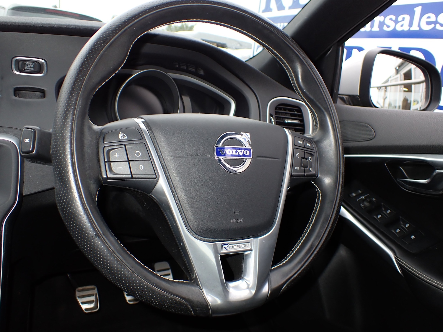 Used Volvo V40 2015 for sale - 76193854: Photo 10