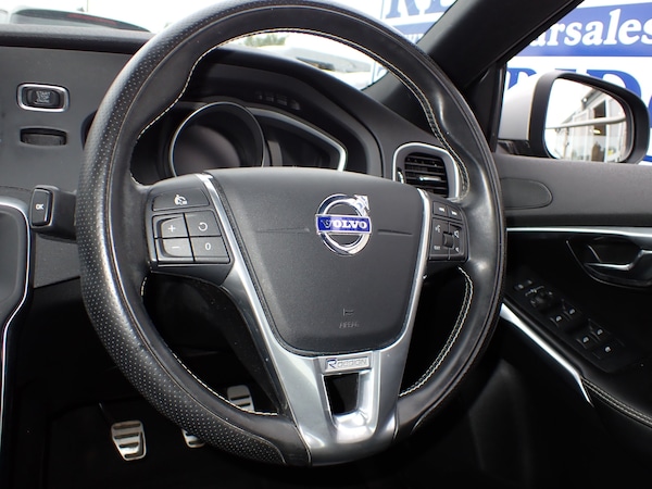 Used Volvo V40 2015 for sale - 76193854: Photo 10