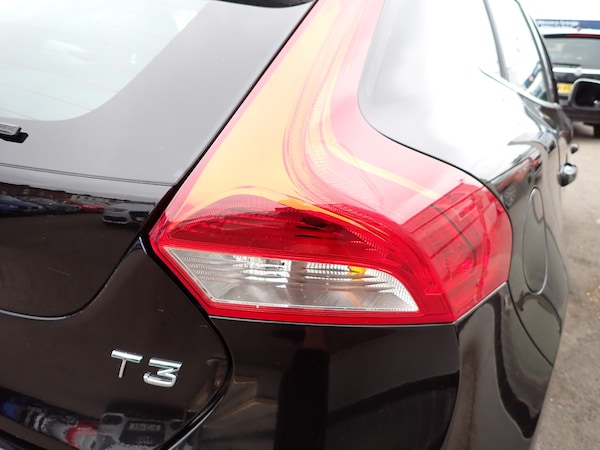Used Volvo V40 2015 for sale - 76193854: Photo 31