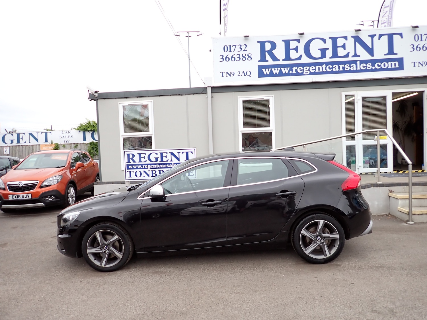 Used Volvo V40 2015 for sale - 76193854: Photo 5