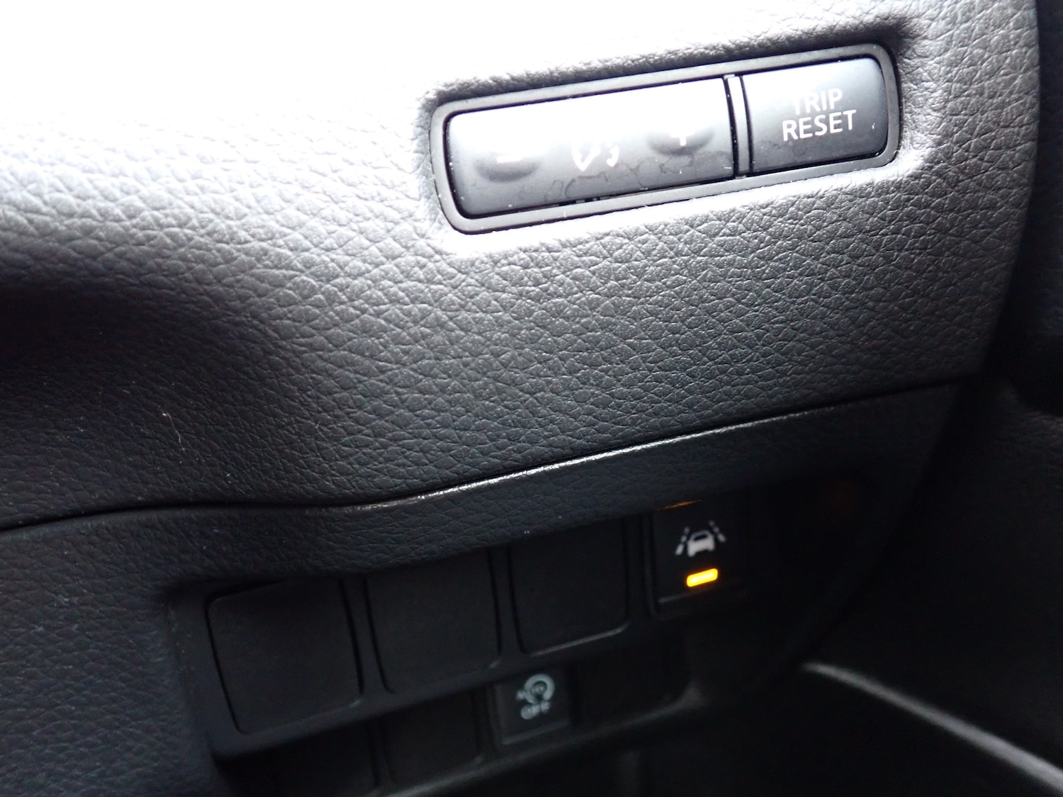 Used Nissan Qashqai 2017 for sale - 76693552: Photo 18