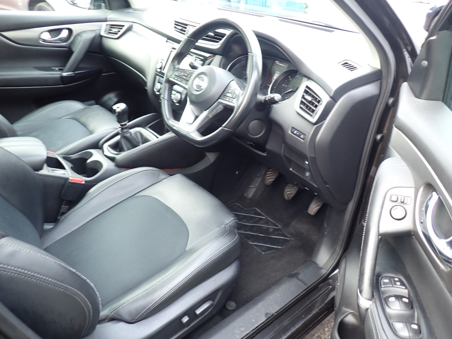 Used Nissan Qashqai 2017 for sale - 76693552: Photo 19