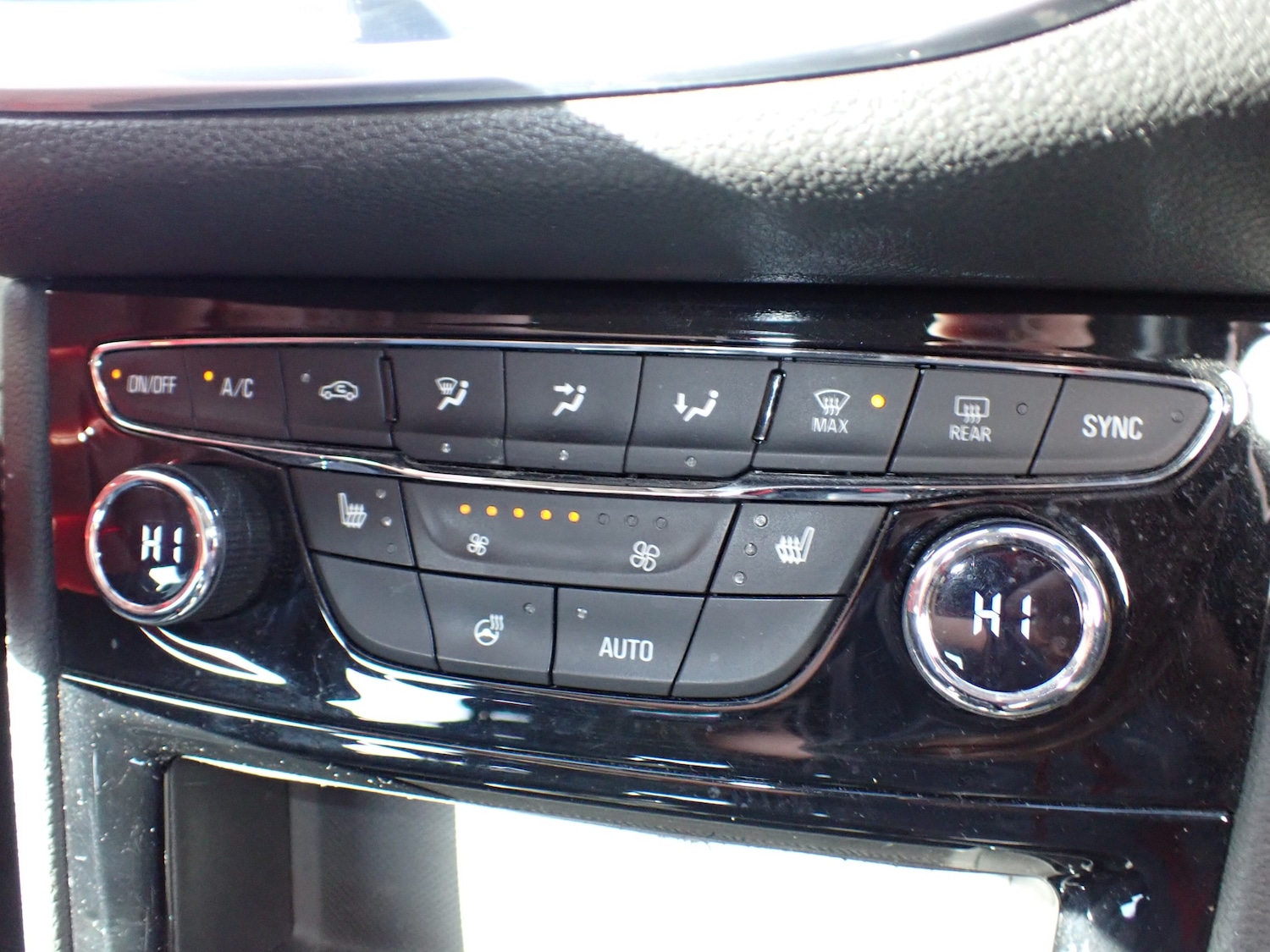 Used Vauxhall Astra 2018 for sale - 77665942: Photo 18