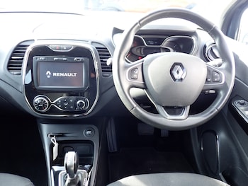 Used Renault Captur 2017 for sale - 77935456: Photo