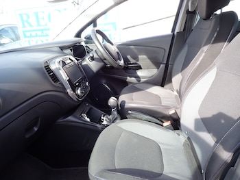 Used Renault Captur 2017 for sale - 77935456: Photo