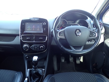 Used Renault Clio 2018 for sale - 75556769: Photo