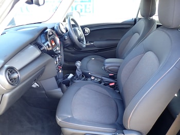 Used MINI Hatch 2019 for sale - 78496815: Photo