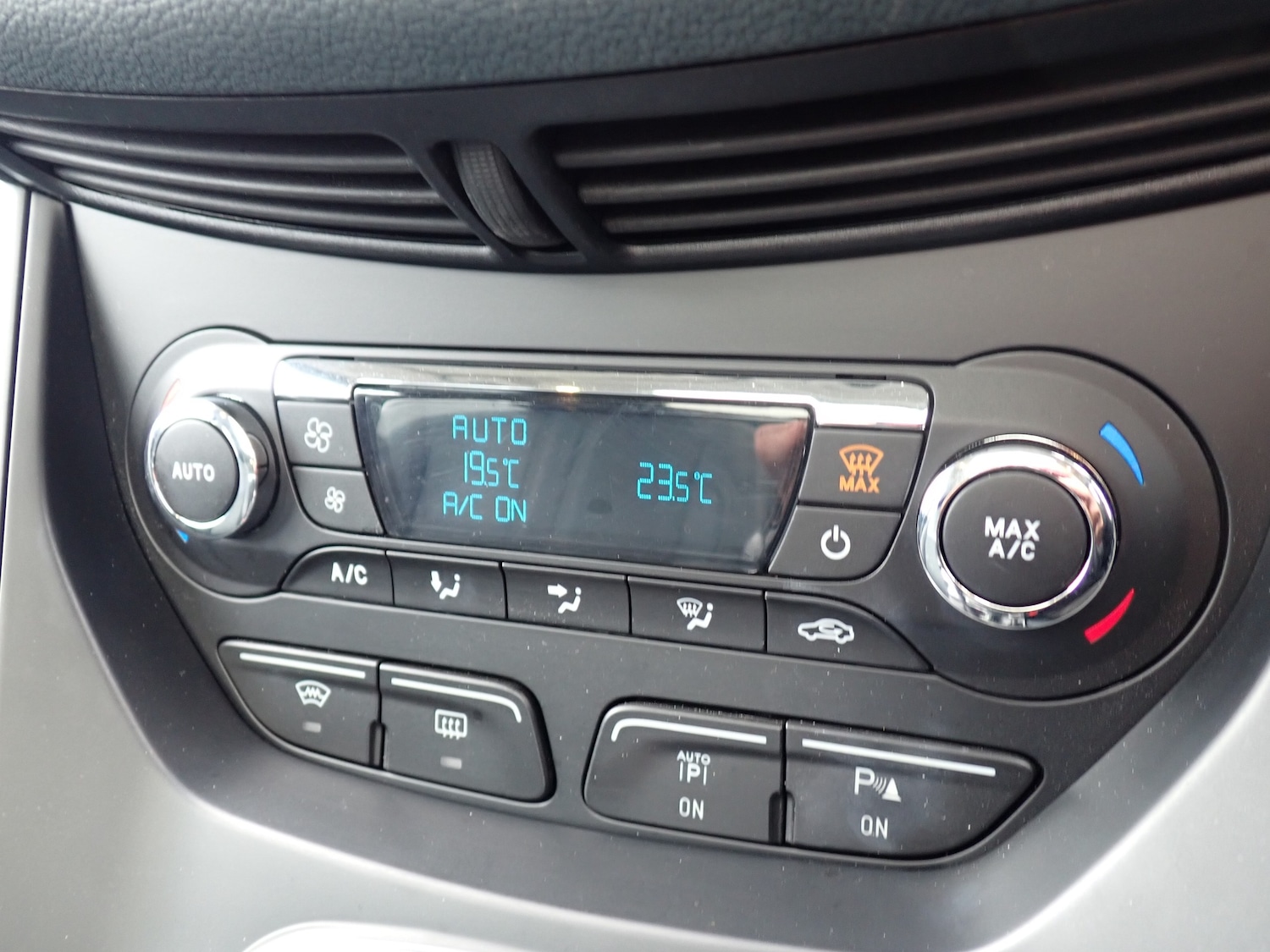 Used Ford C-Max 2015 for sale - 76416484: Photo 15