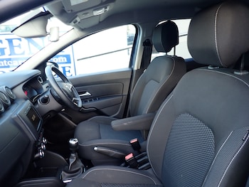 Used Dacia Duster 2019 for sale - 76545940: Photo