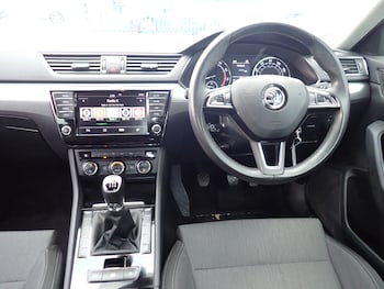 Used Skoda Superb 2017 for sale - 77287343: Photo