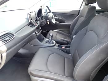 Used Hyundai i30 2017 for sale - 79371573: Photo