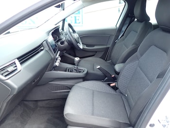 Used Renault Clio 2022 for sale - 79314590: Photo
