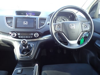 Used Honda CR-V 2017 for sale - 76157869: Photo 2