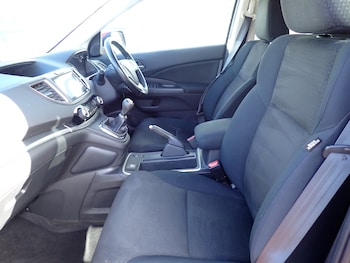 Used Honda CR-V 2017 for sale - 76157869: Photo 3