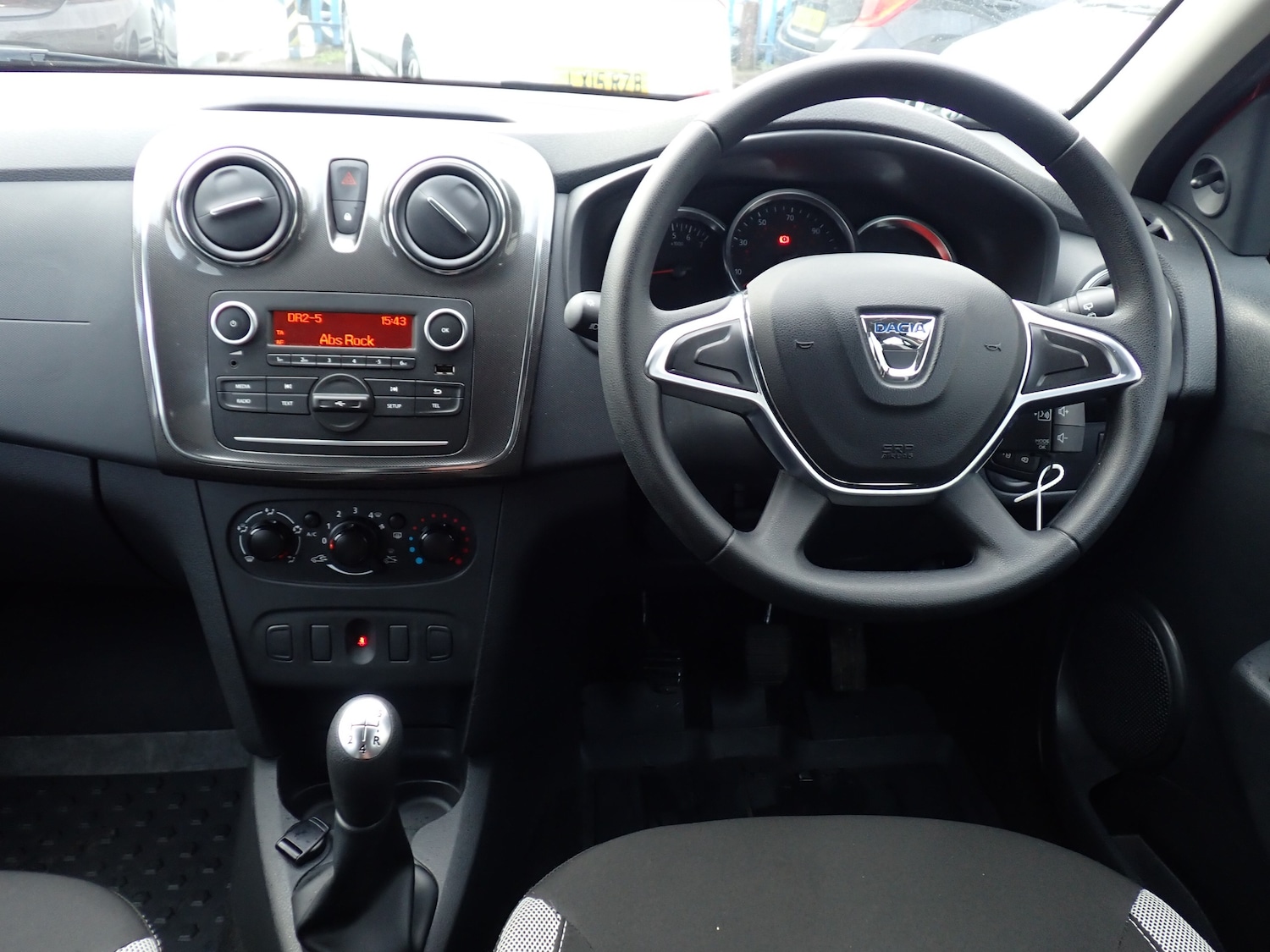 Used Dacia Sandero Stepway 2019 for sale - 77617000: Photo 2