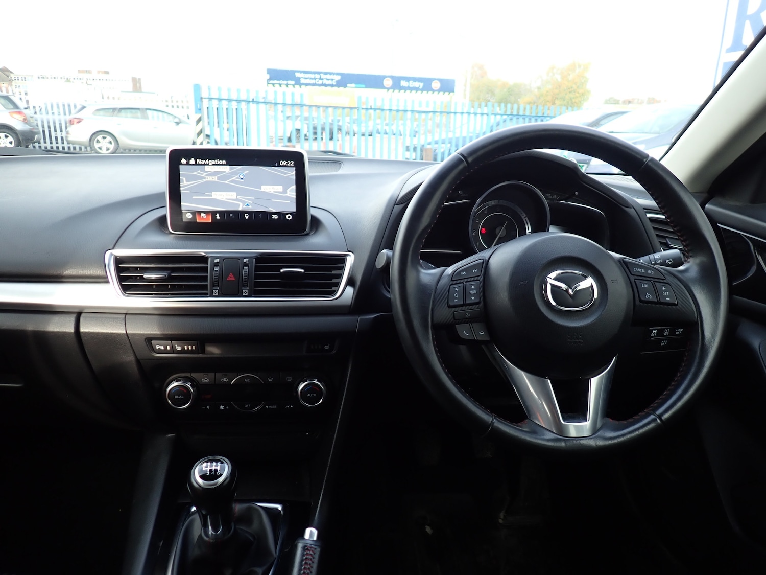 Used Mazda Mazda3 2015 for sale - 76292892: Photo 2