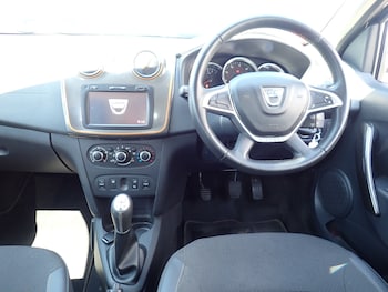 Used Dacia Sandero Stepway 2017 for sale - 79314589: Photo