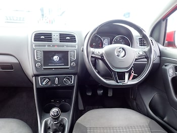 Used Volkswagen Polo 2016 for sale - 79234245: Photo