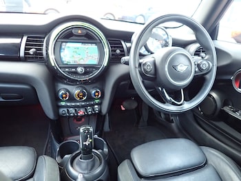 Used MINI Hatch 2018 for sale - 76961884: Photo