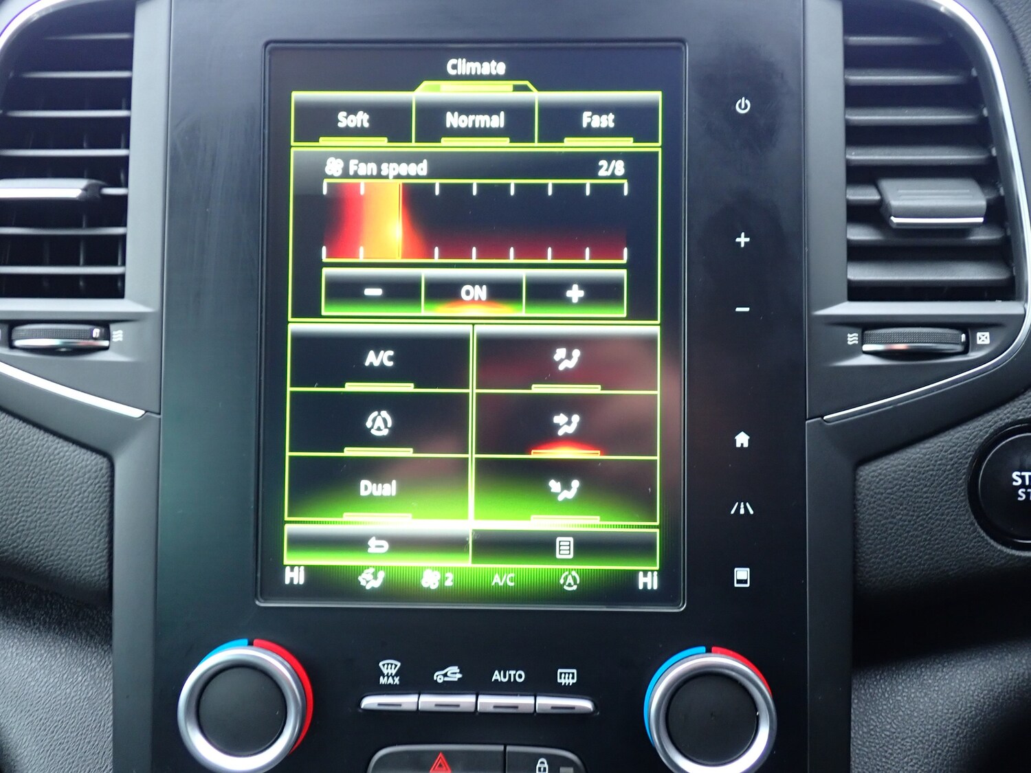 Used Renault Megane 2018 for sale - 76819742: Photo 17