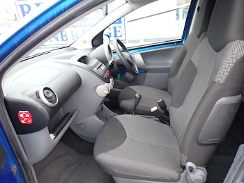 Used Toyota AYGO 2010 for sale - 76429509: Photo