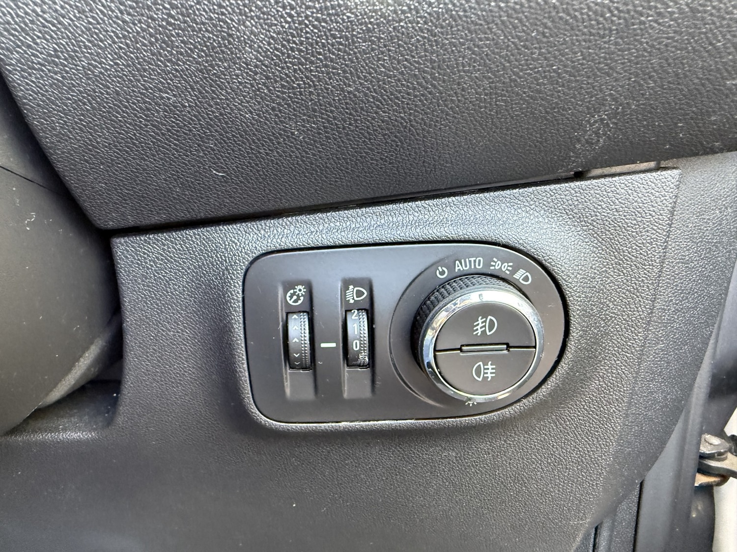 Used Vauxhall Corsa 2015 for sale - 78084411: Photo 13